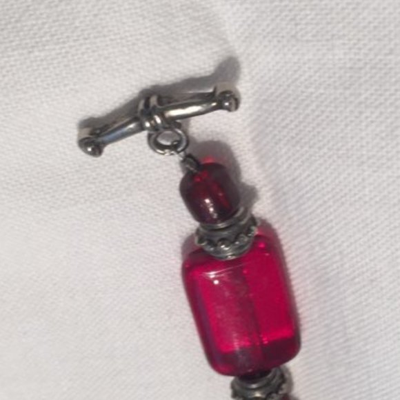 🌟HP🌟Red & Silver Bracelet - Picture 5 of 6